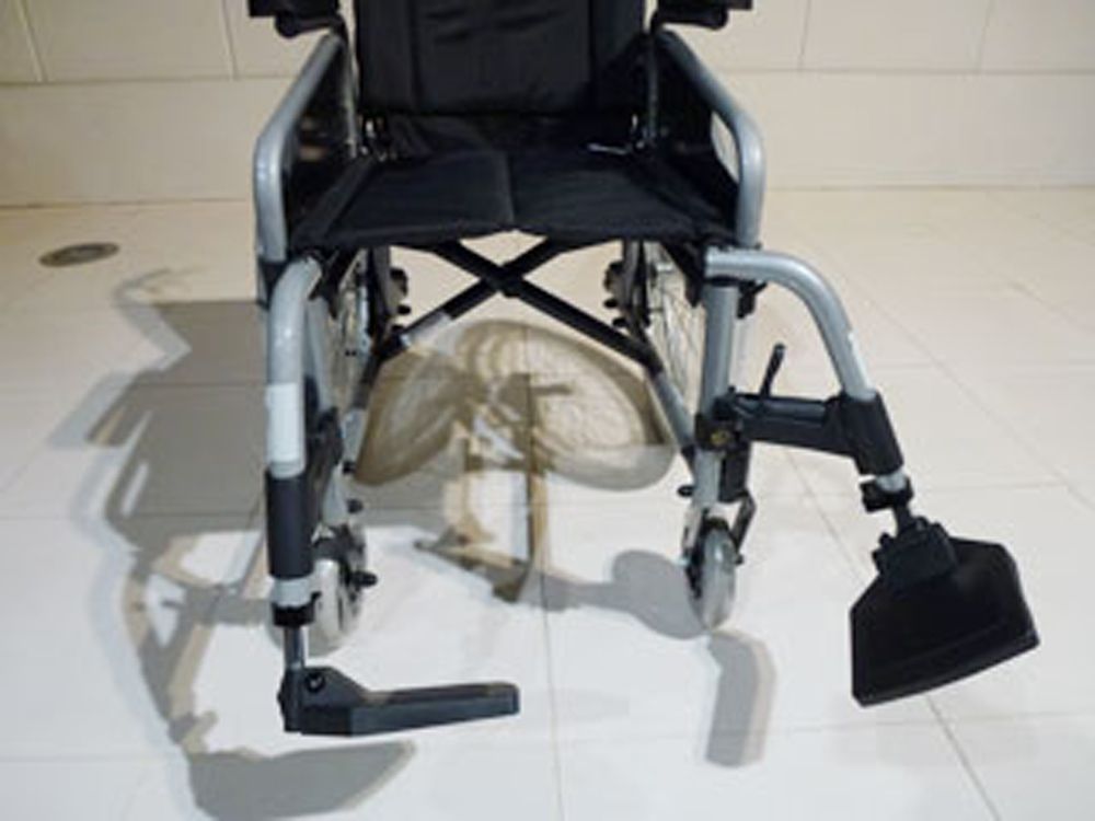 介護用品　車椅子