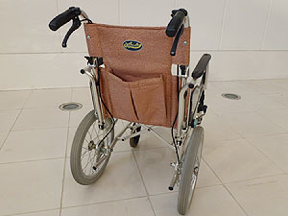 介護用品　車椅子