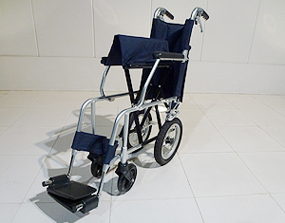 介護用品　車椅子