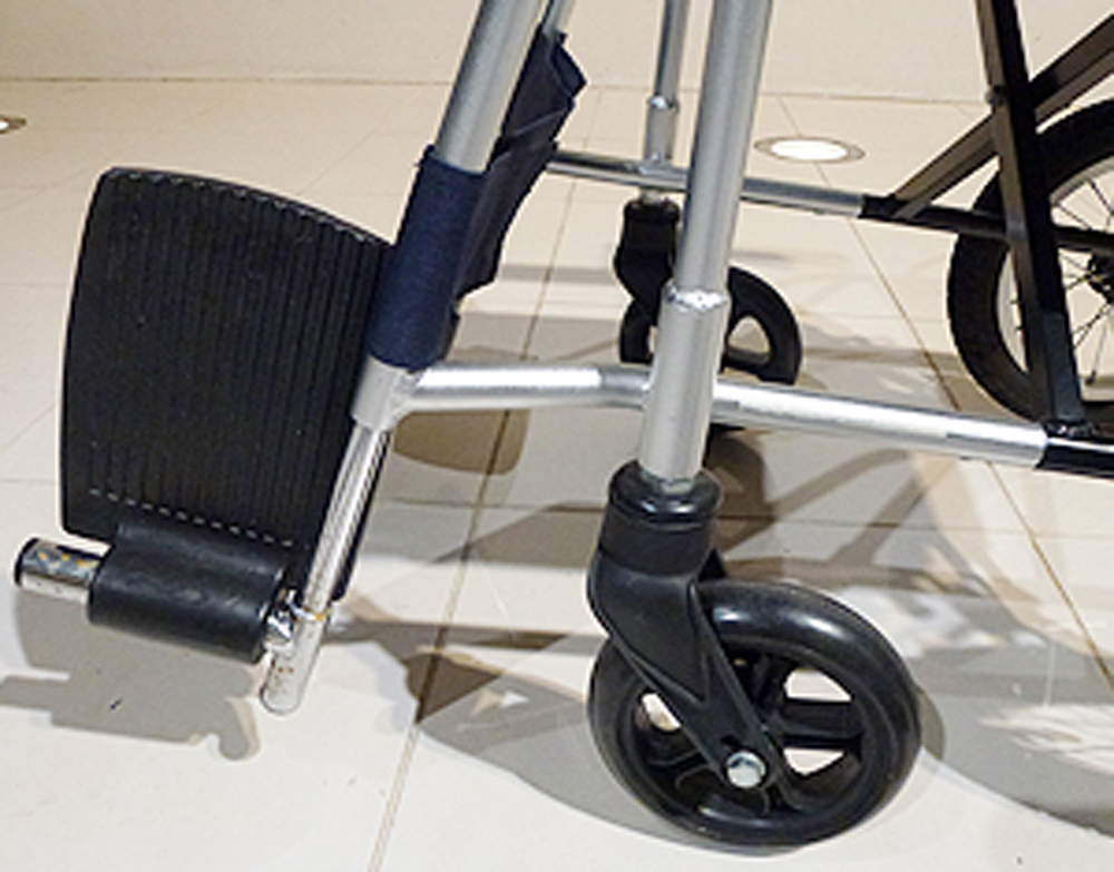 介護用品　車椅子