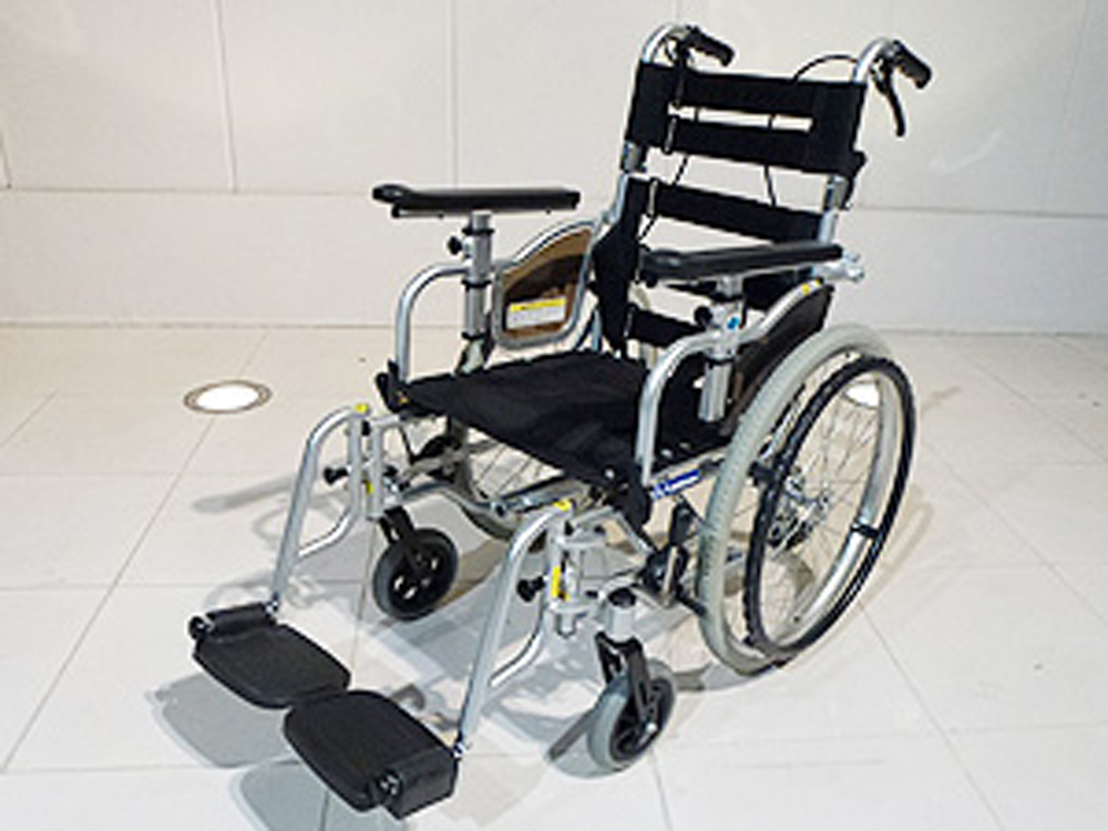 介護用品　車椅子