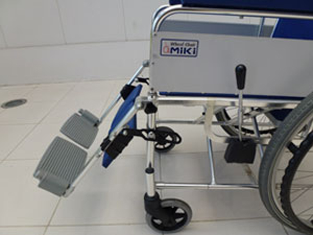 介護用品　車椅子