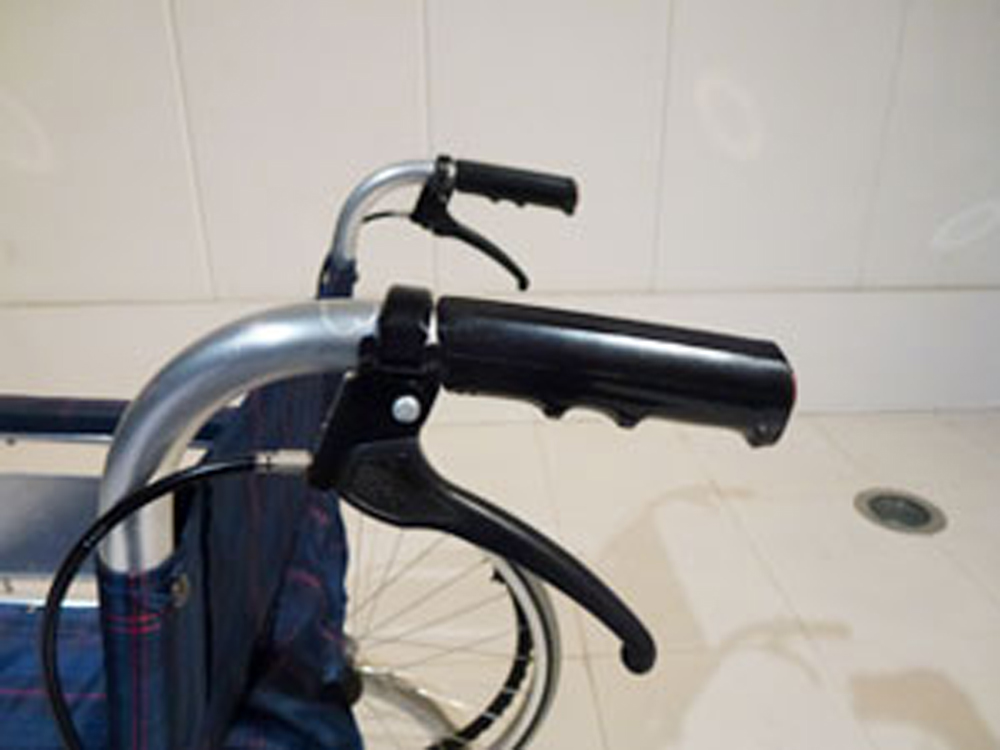 介護用品　車椅子