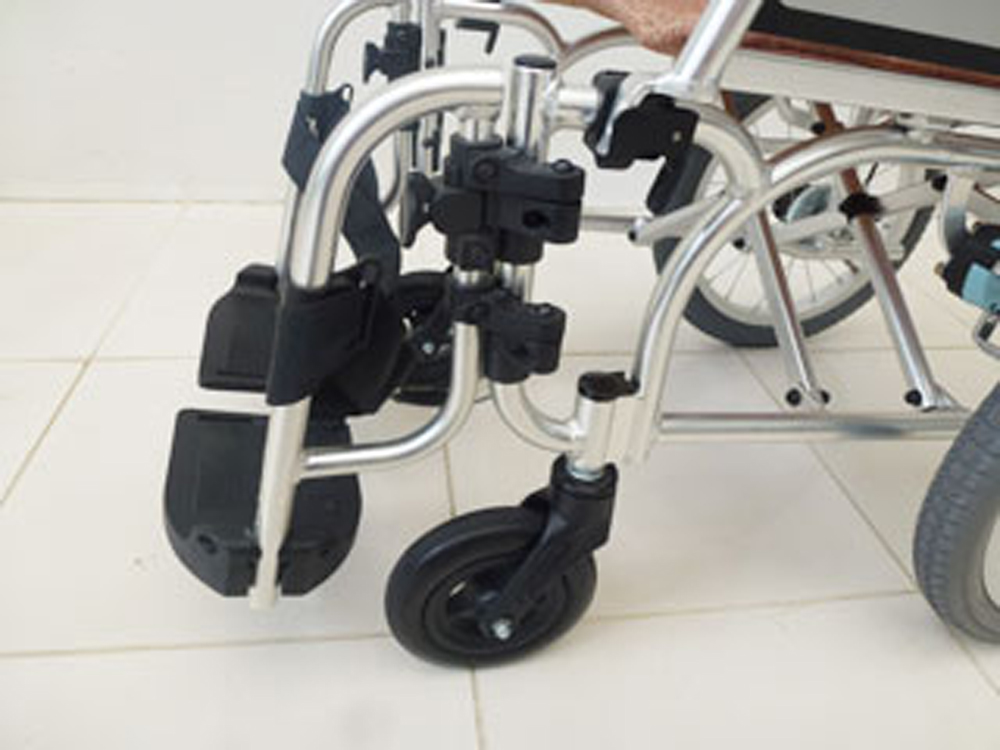 介護用品　車椅子