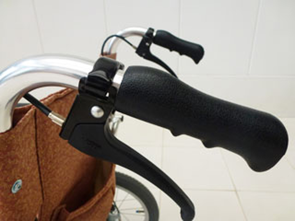 介護用品　車椅子