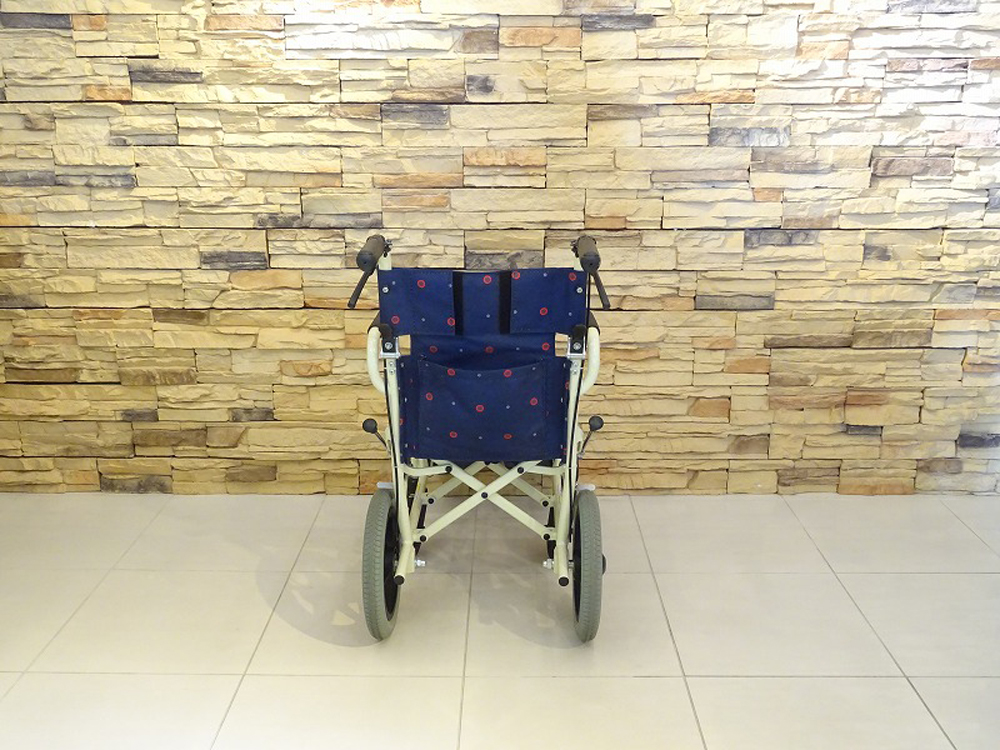 介護用品　車椅子