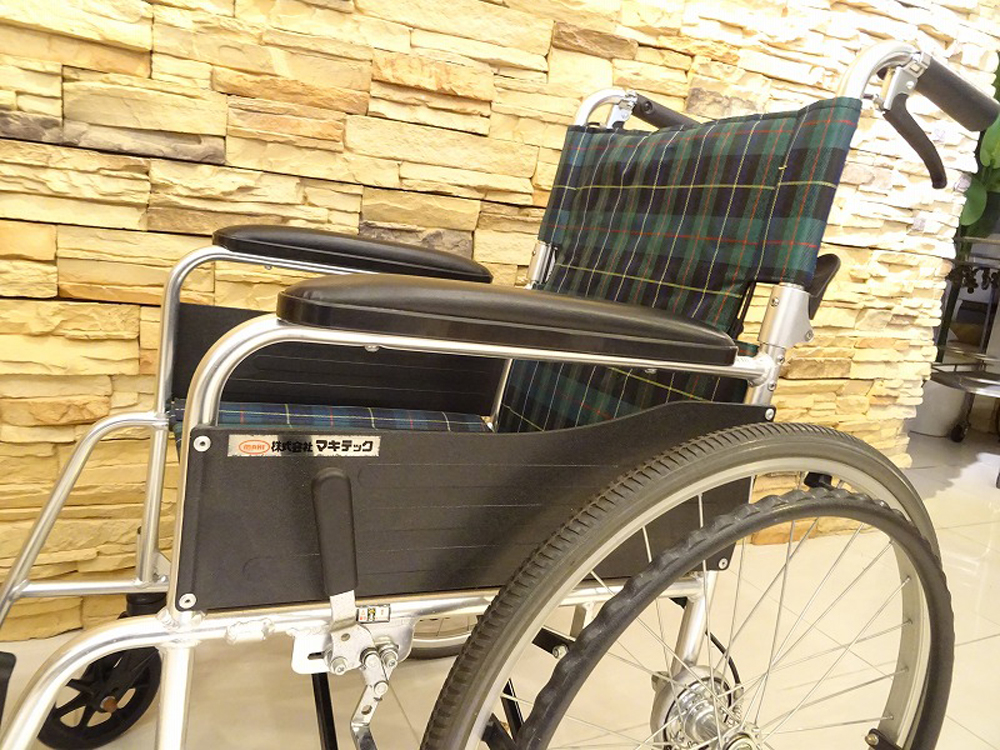 介護用品　車椅子