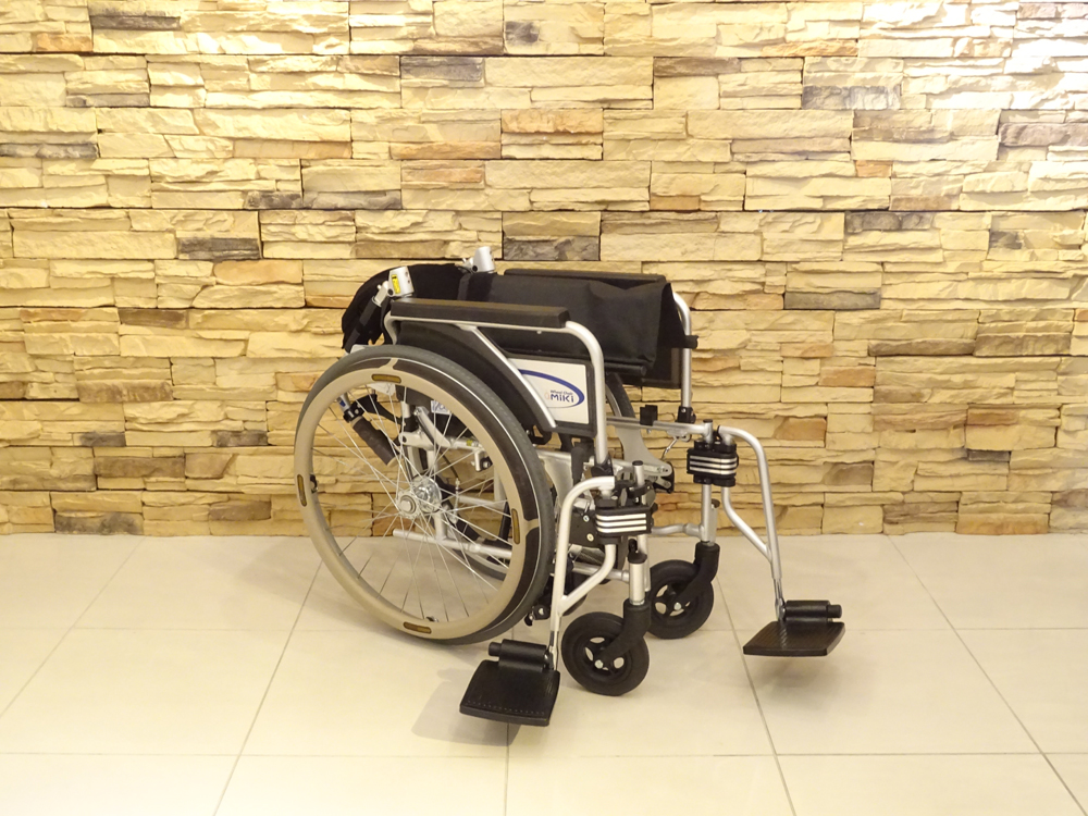 介護用品　車椅子