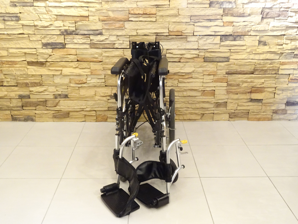 介護用品　車椅子