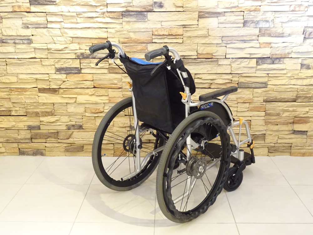 介護用品　車椅子