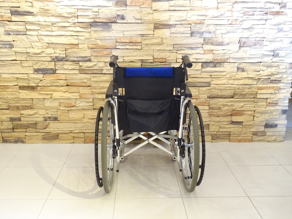 介護用品　車椅子