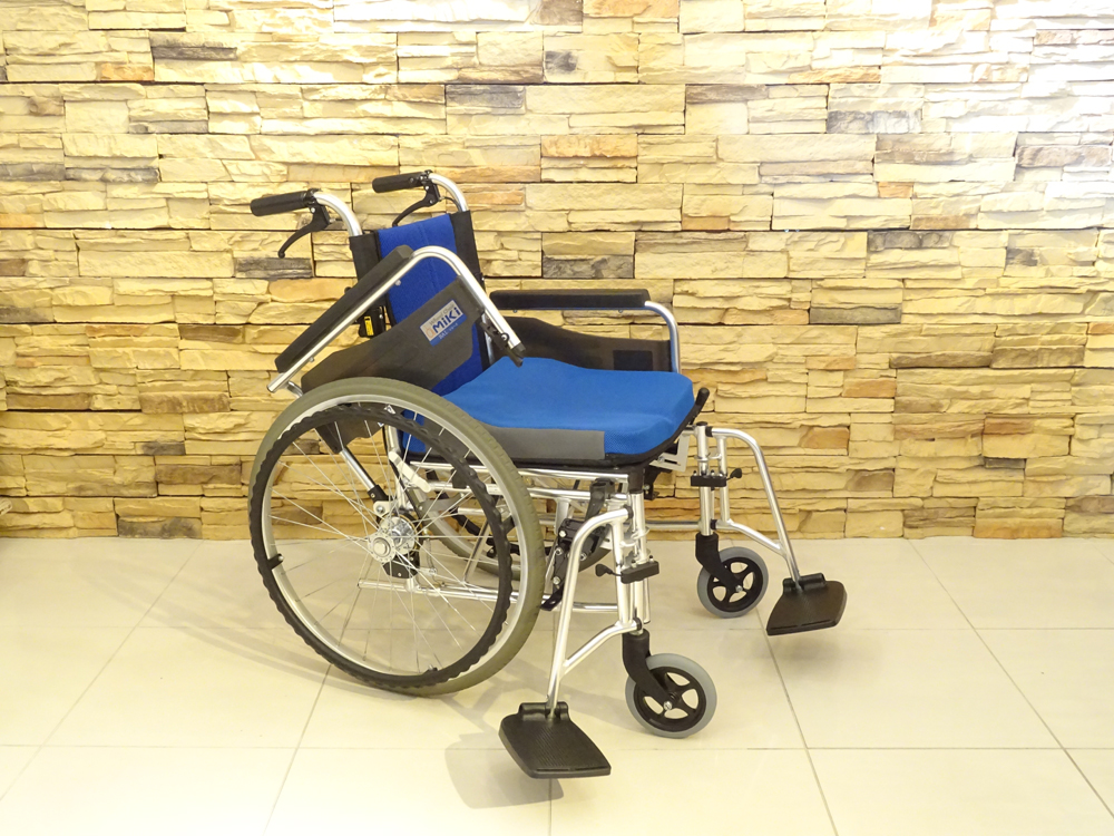 介護用品　車椅子