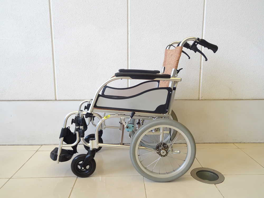 介護用品　車椅子
