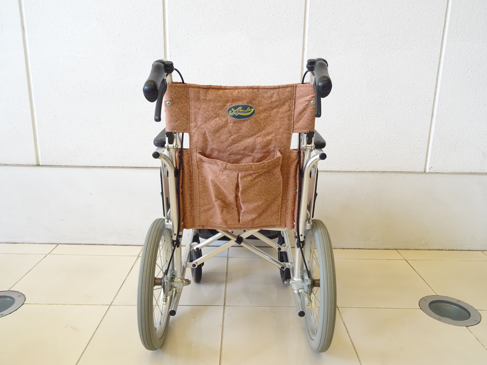 介護用品　車椅子